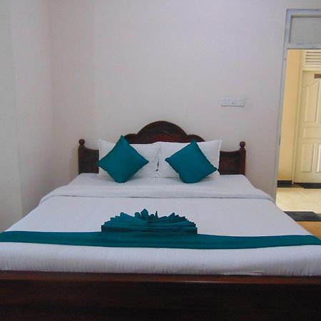 Sri Krishna Bhavan Hotel Hatton Esterno foto