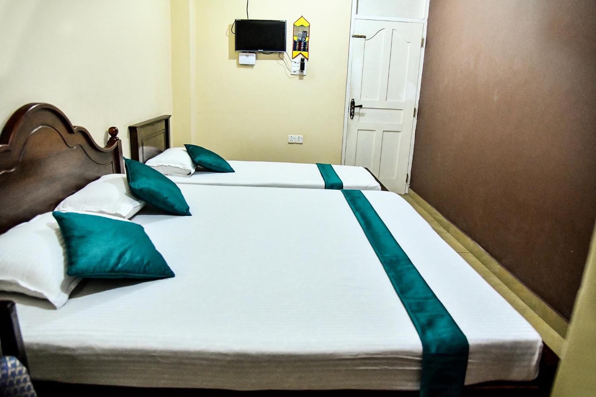 Sri Krishna Bhavan Hotel Hatton Esterno foto