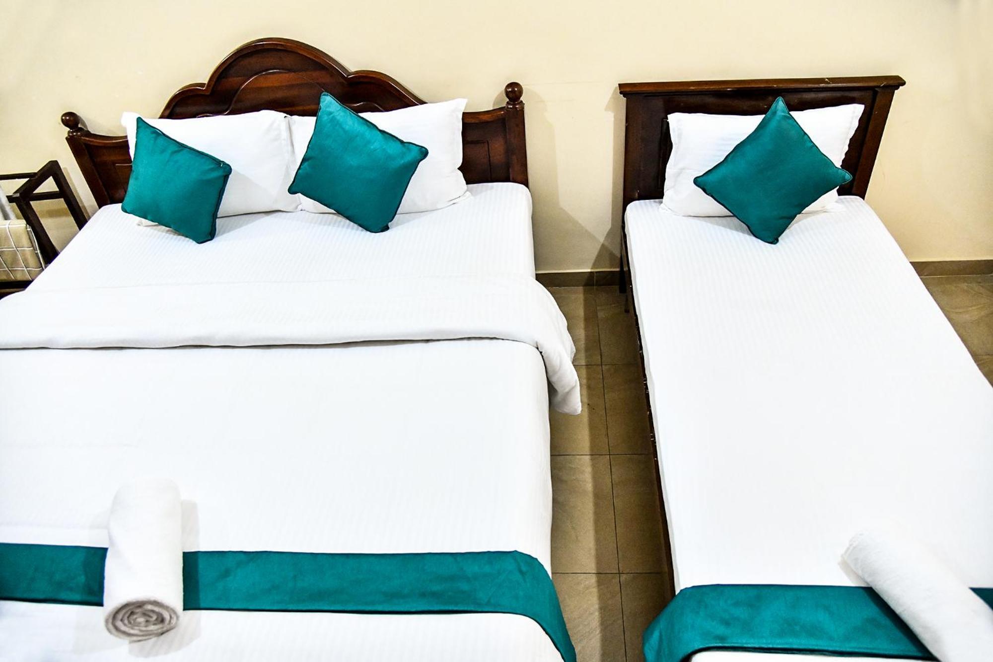 Sri Krishna Bhavan Hotel Hatton Esterno foto