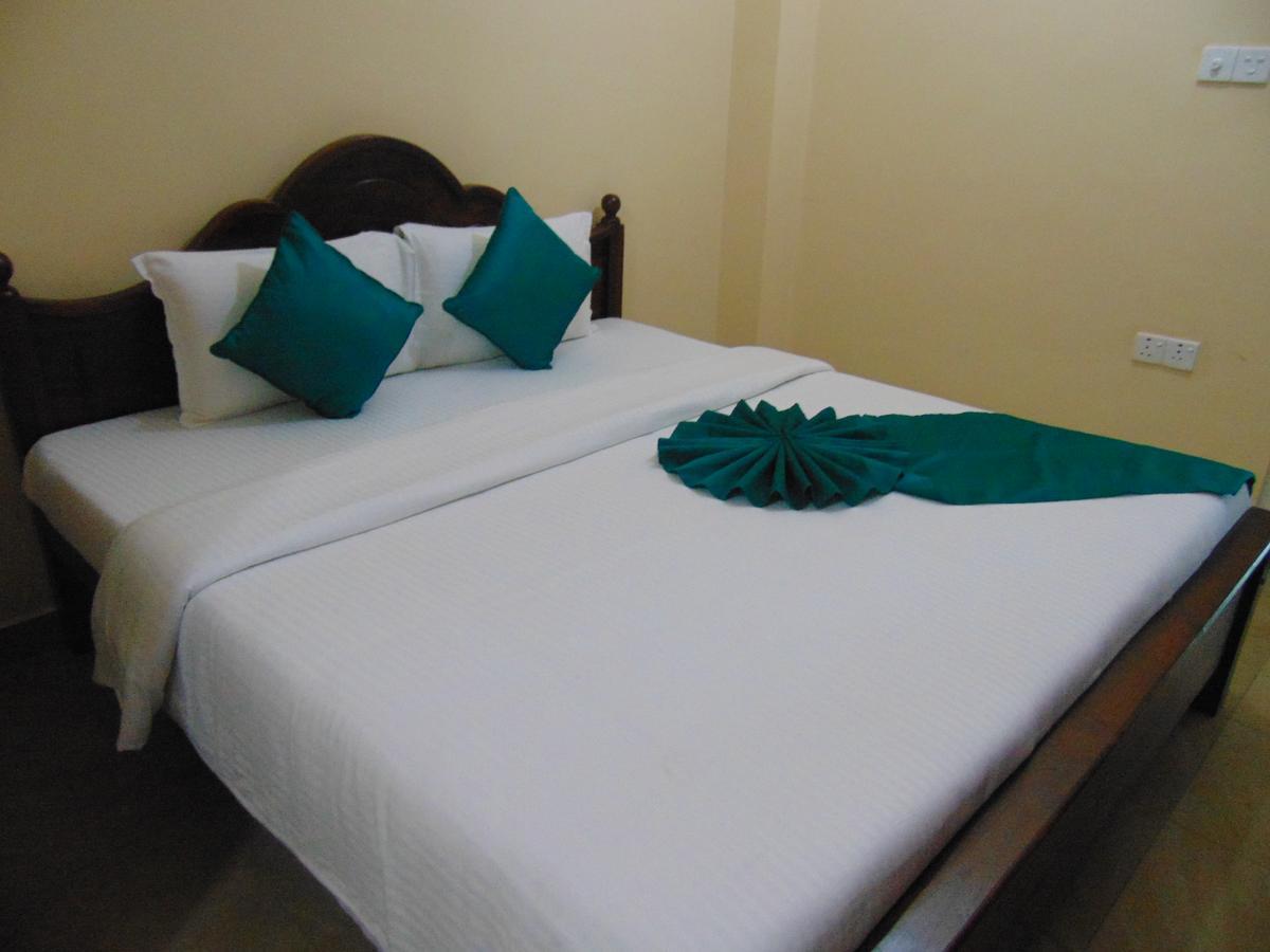 Sri Krishna Bhavan Hotel Hatton Esterno foto
