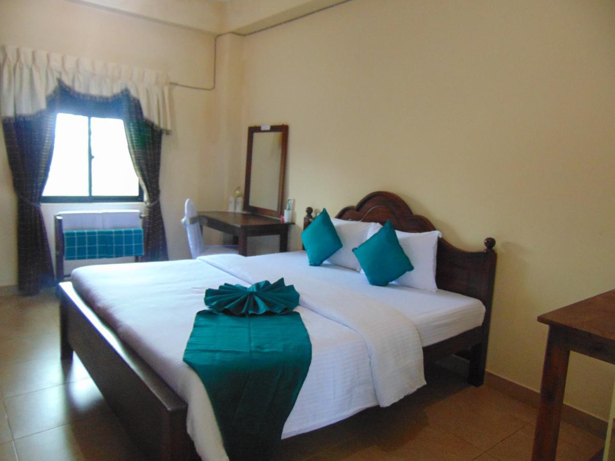 Sri Krishna Bhavan Hotel Hatton Esterno foto