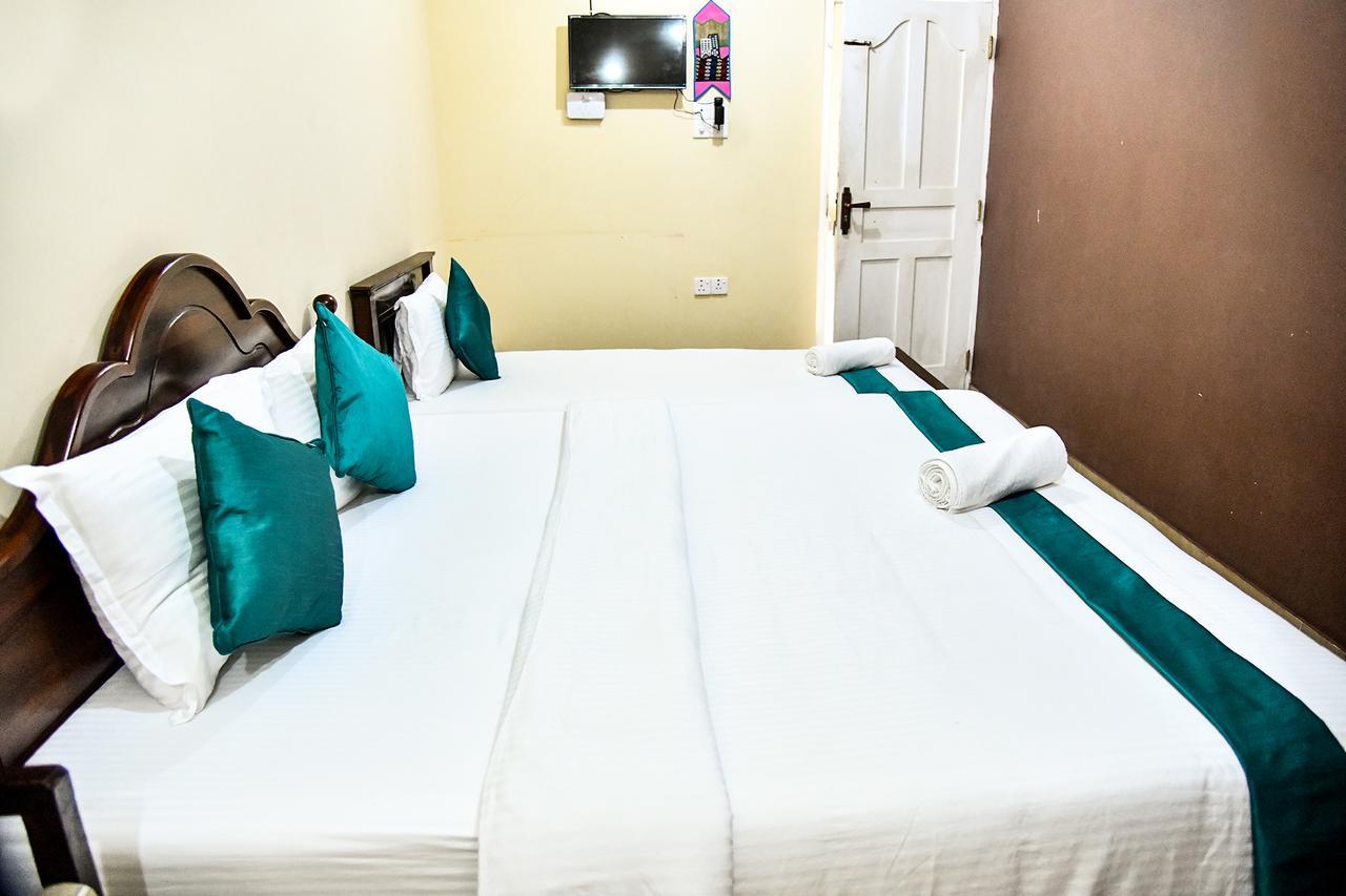 Sri Krishna Bhavan Hotel Hatton Esterno foto