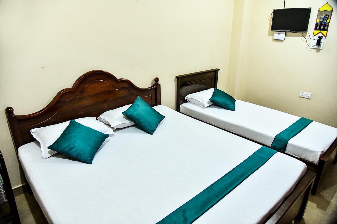 Sri Krishna Bhavan Hotel Hatton Esterno foto