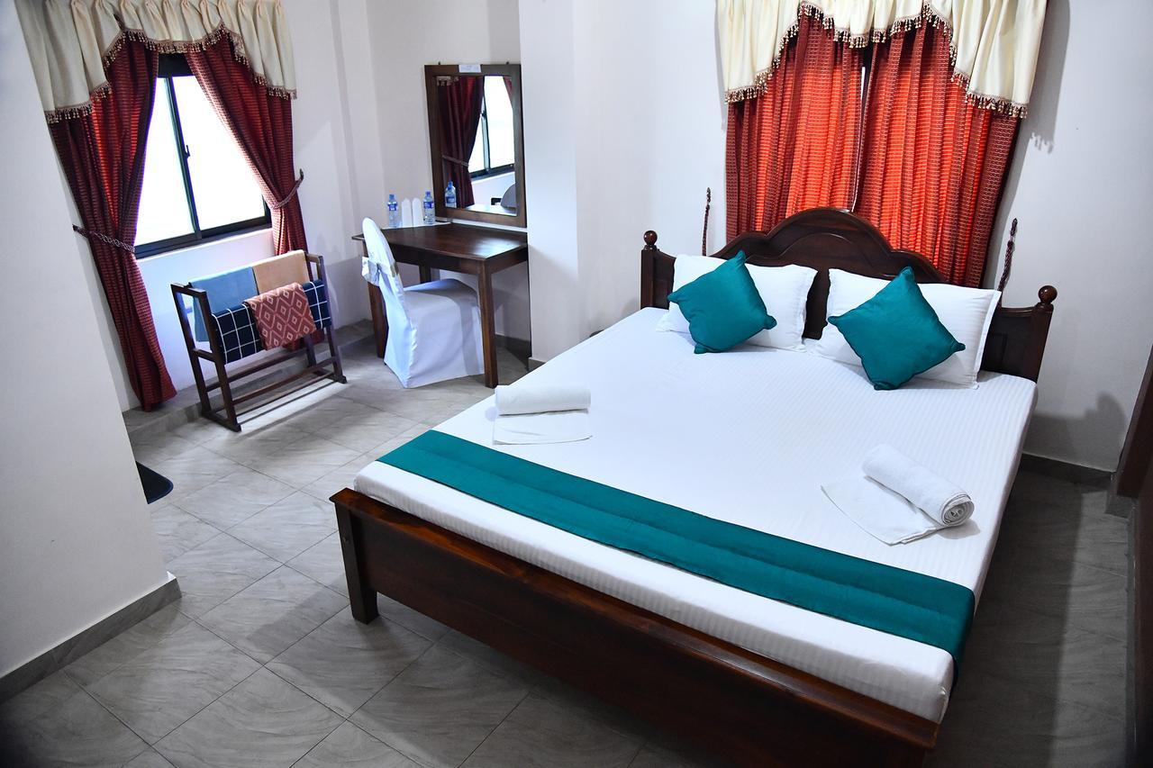 Sri Krishna Bhavan Hotel Hatton Esterno foto