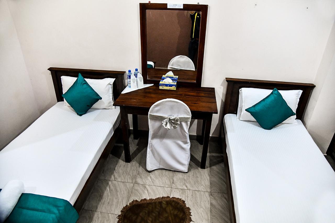 Sri Krishna Bhavan Hotel Hatton Esterno foto