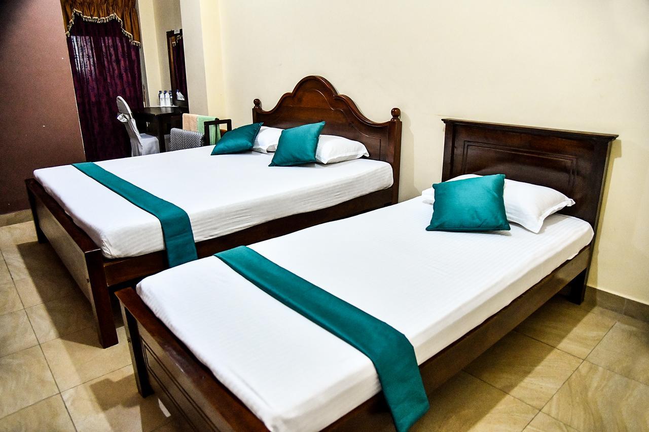Sri Krishna Bhavan Hotel Hatton Esterno foto
