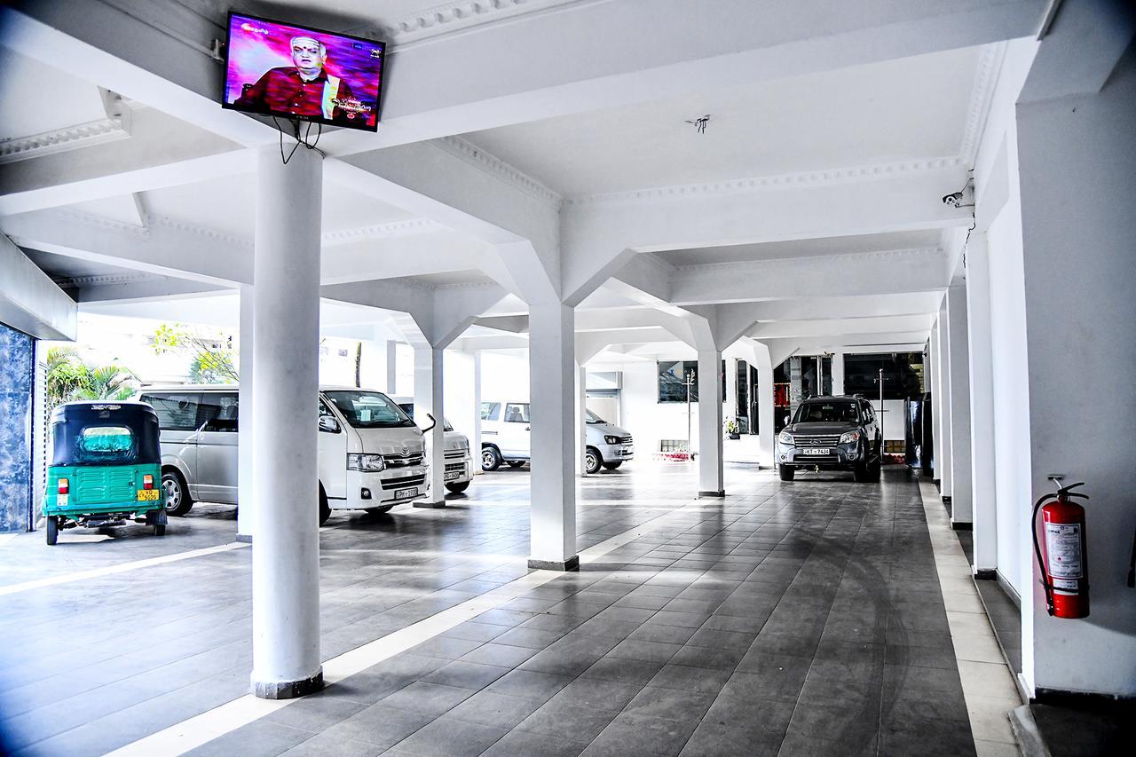 Sri Krishna Bhavan Hotel Hatton Esterno foto