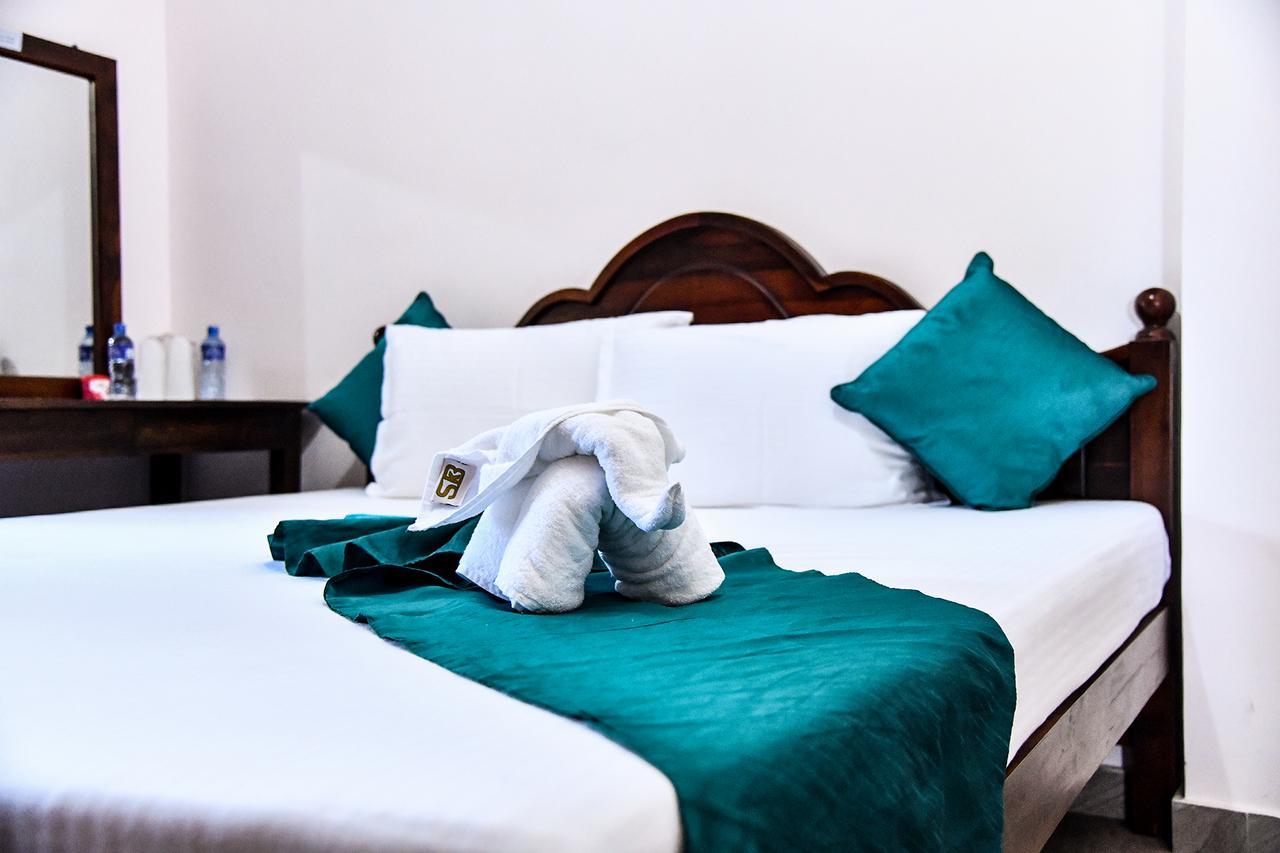 Sri Krishna Bhavan Hotel Hatton Esterno foto