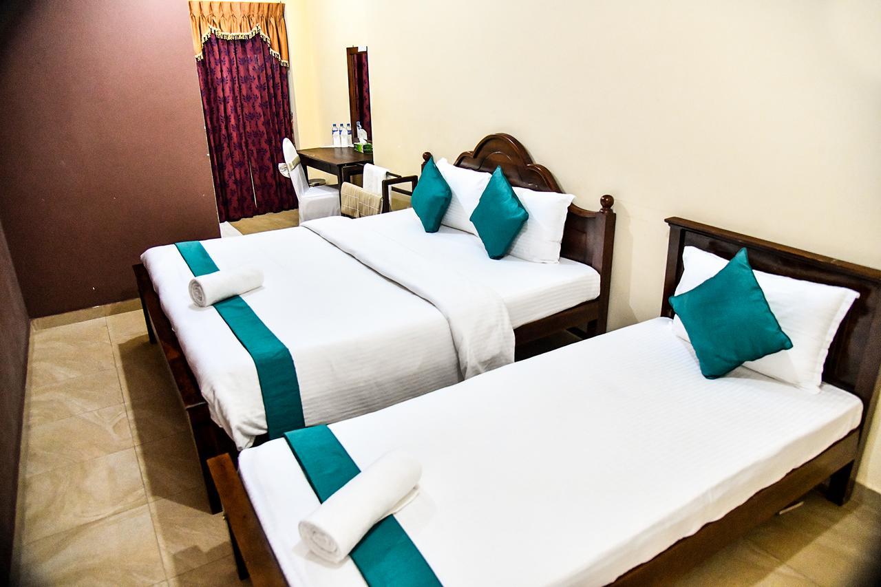Sri Krishna Bhavan Hotel Hatton Esterno foto