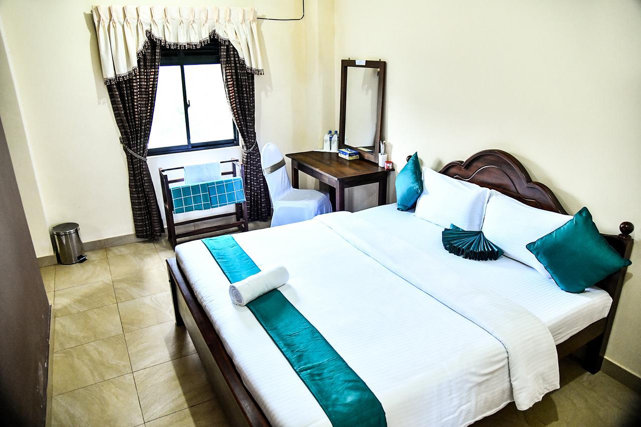Sri Krishna Bhavan Hotel Hatton Esterno foto