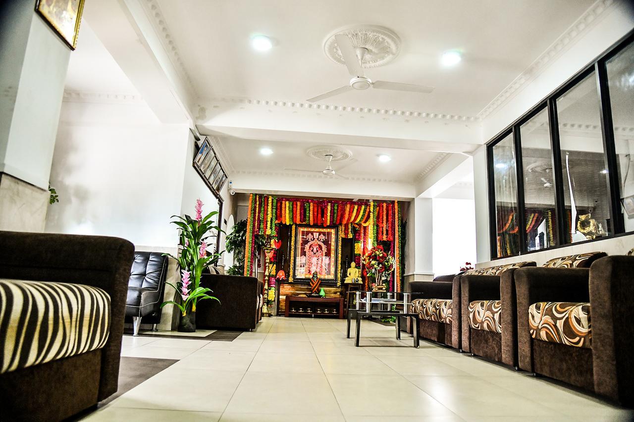 Sri Krishna Bhavan Hotel Hatton Esterno foto