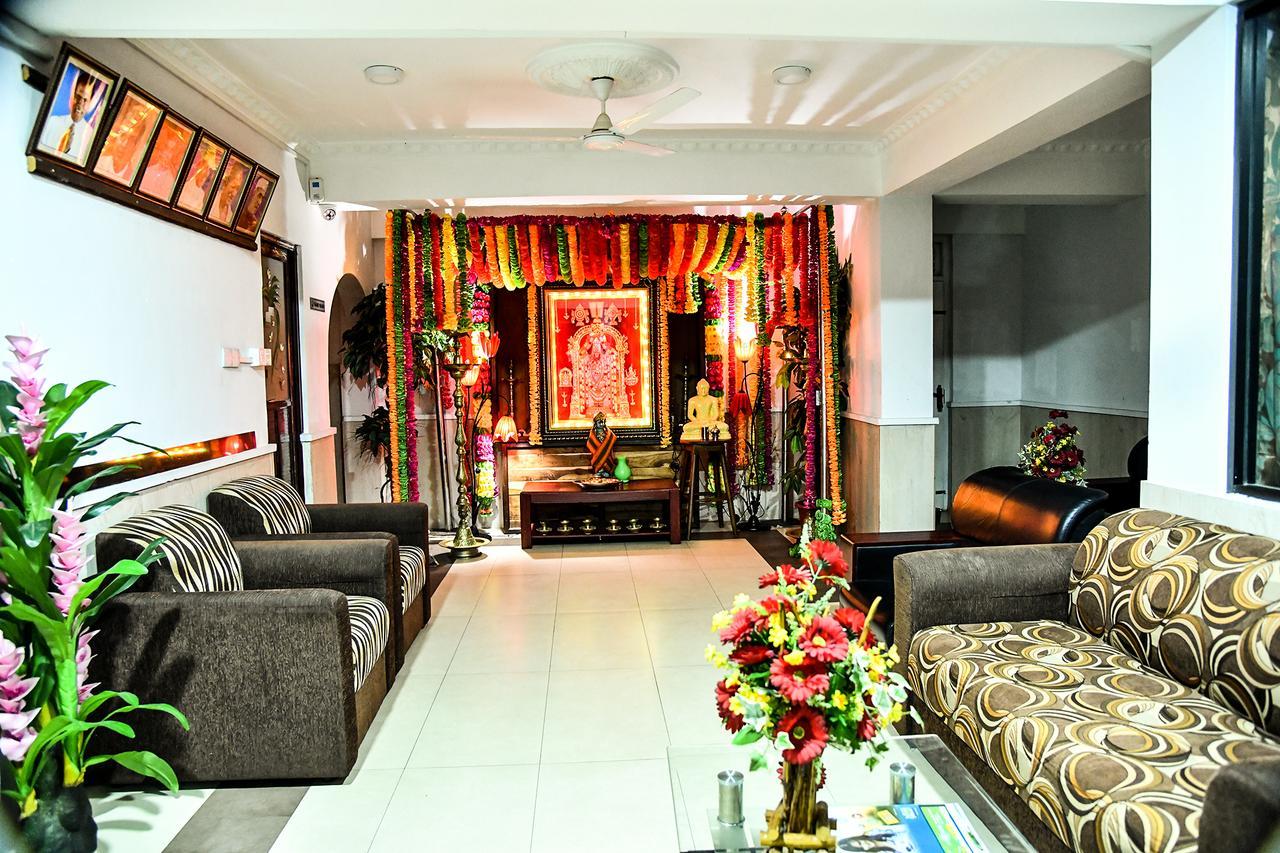 Sri Krishna Bhavan Hotel Hatton Esterno foto